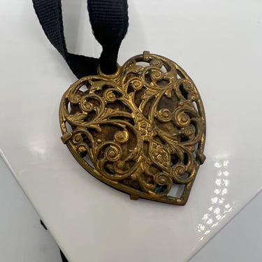 antique Victorian gold filigree pomander heart perfume pendant necklace 