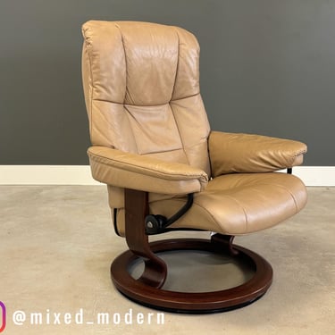Ekornes Stressless Tan Leather Reclining Lounge Chair 