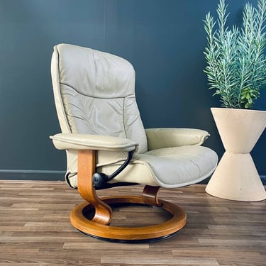 Ekornes Stressless Beige Leather Reclining Swivel Lounge Chair 