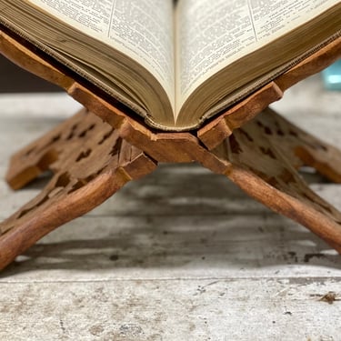 Folding Wood Book Rack Tabletop Book Display Bible Holder Guest Book Holder Cookbook Stand Carved Boho Style Desk Wedding Book Stand Indie 