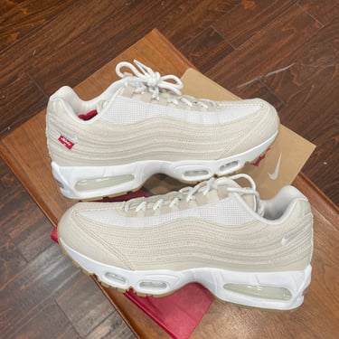 Brand new Nike Air Max 95 X Levi’s light orewood size 11