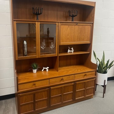 Mid Century Modern Teak Buffet Hutch Display China Cabinet By Nathan Furniture 