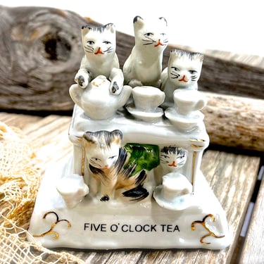 VINTAGE: Ceramic Cats Figurine - 