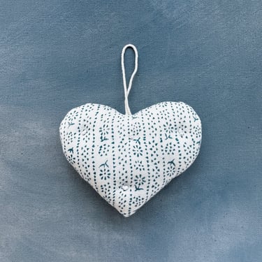 Sweet Heart Ornament, Calico Stripe Lake