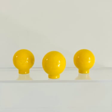Vintage 1980s Post Modern Yellow Orb Ball Round Ceramic Pulls Knobs Drawer Cabinet 3ct 