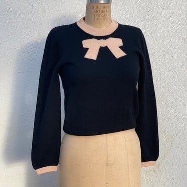 Vintage Trompe L'oeil Bow Sweater / Shoulder Pads Wool Knitwear / Black with Beige Collar Cuffs and Bow Intarsia Wool Sweater 