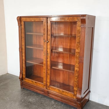 Art Deco Curio Glass and Burl Wood Display Cabinet 1920s 