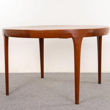 Teak Dining Table by Ib Kofod Larsen - (D1271) 