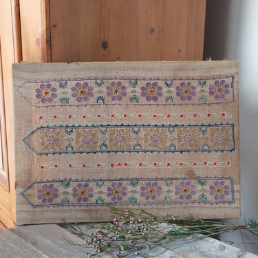 Antique needlepoint sampler / vintage embroidered sampler / primitive floral embroidery / farmhouse decor / antique embroidery 