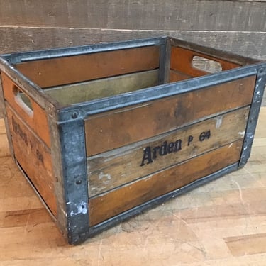 Real Nice Vintage Crate (Tacoma)