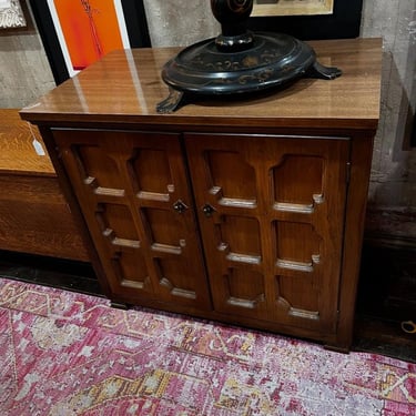 Mid century 2 door cabinet. 32” x 19” x 30” 