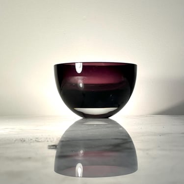 Signed Sommerso Art glass bowl in plum and clear glass by J Badash 