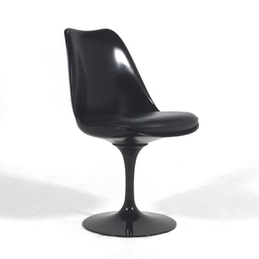 Eero Saarinen Tulip Side Chair in Black by Knoll