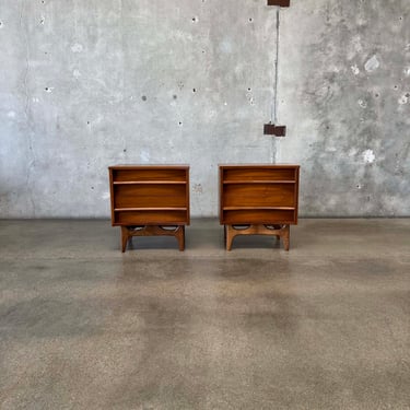 Pair of Mid Century Walnut Nightstands By Young MFG