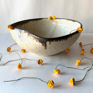 Gina DeSantis Ceramics | Luna Serving Bowl with Handle Rest