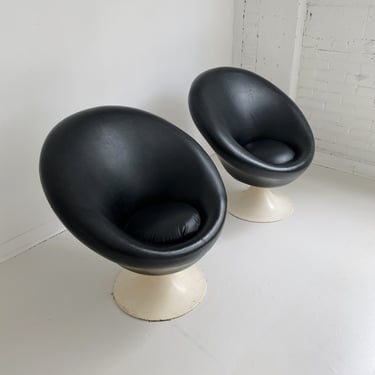 SPAGE AGE VINYL CHAIRS WITH TULIP BASE, SET OF 2