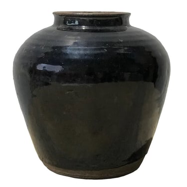 Black Glazed Pot 