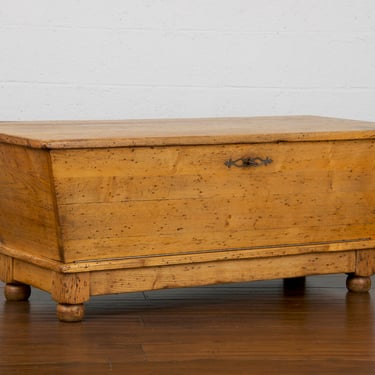 Country French Provincial Oak Low Petrin Farmhouse Storage Bin or Coffee Table 