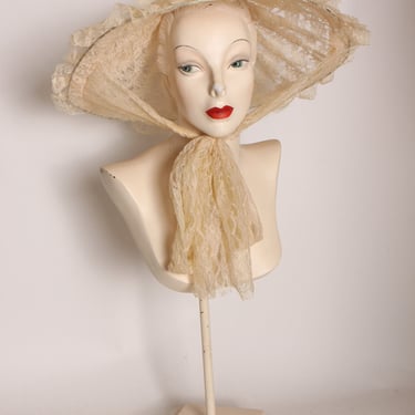 1970s Does Victorian Cream Lace Wide Brim Open Top Chin Tie Formal Prairie Platter Hat 