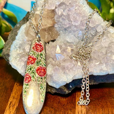Vintage Spoon Handle Pendant Necklace Painted Red Roses Green Leaves Retro Fashion Jewelry 