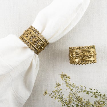Pair of Vintage Gold Filigree Napkin Rings, Ornate Gold Metal Round Napkin Rings 