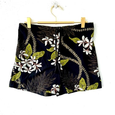 Vintage Hawaiian Floral Shorts 90s Hawaii Lei Black Plumeria Crown Flower Shorts 