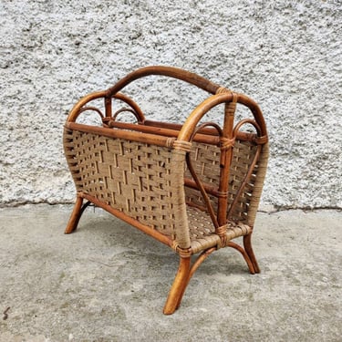 Vintage Rattan Magazine Stand/ Mid Century Rattan Newspaper Stand/ Vintage Magazine Holder/ Old Newspaper Stand/ 80s 