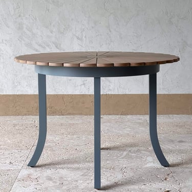 Gusto Small Indoor Garden Table