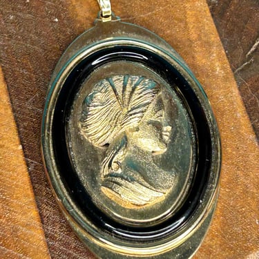 Vintage Gold Tone Cameo Pendant Avon Retro Fashion Jewelry Signed Black And Gold 