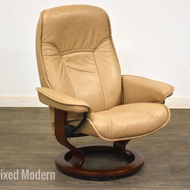 Tan Leather Ekornes Stressless Recliner Lounge 