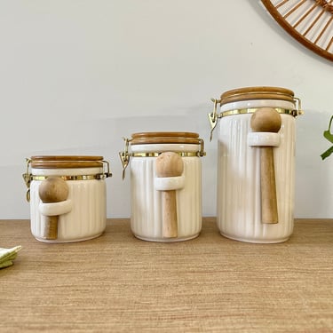 Vintage Preferred Stock Ribbed Ceramic Canister Set with Wood Spoons - Cream with Gold Accents 