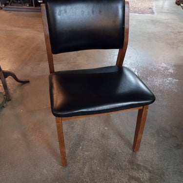 Mid-century Chair, 19.5 x 20.5 x 31