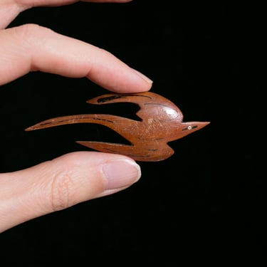 Sweet Lil' Vintage 40s 50s 60s Wood Carved Bird Brooch with Bead Eye 