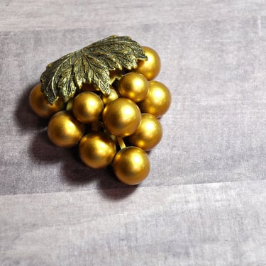 Art Deco Dress Clip Golden Grapes Lucite Art Nouveau Collectible Excellent Condition 1930's Multi Use Gift for Her Costume Wardrobe Clip 