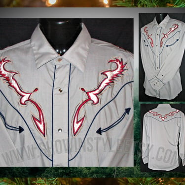 Levi's Vintage Western Men's Cowboy Shirt, Rodeo Shirt, Gray with Embroidered Designs on Yokes, Tag Size Large (see meas. photo) 