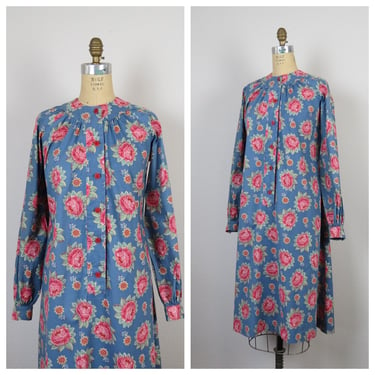 Vintage 1970s floral dress, cottagecore, chambray, granny chic, grannycore, feed sack print 