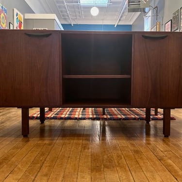 Jens Risom designed Walnut Credenza 1960s