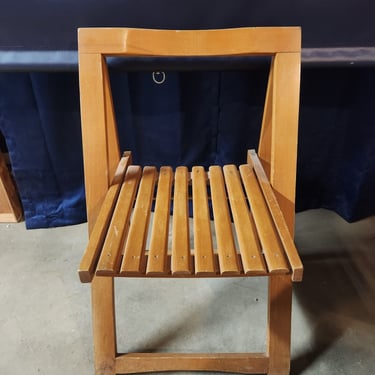 Small Fold-up Chair 18.25