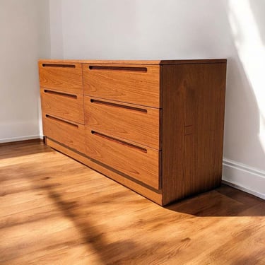 Teak Lowboy Dresser, Danish Modern, Vintage Mid Century, MCM, Midcentury, Six Drawers, Bedroom, Credenza, Sideboard 