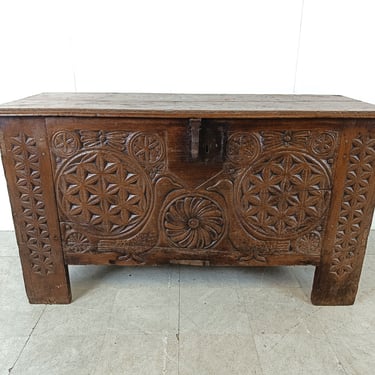 A large flemish 18th century oak chest - antique chest - antique linen chest - blanket chest - antique trunk 