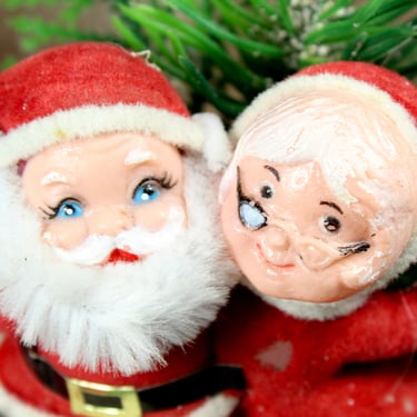 Vintage Santa & Mrs. Claus Hugging! - Mid-Century Flocked Santa and Mrs. Claus Centerpiece for Floral Display - Made in Japan 