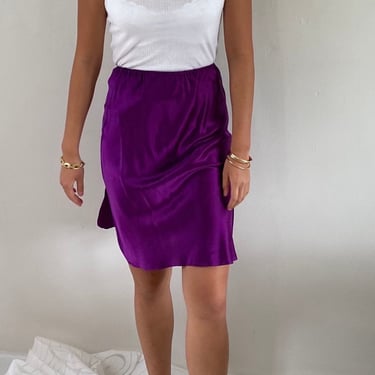 80s silk charmeuse slip skirt / vintage lingerie violet liquid silk charmeuse bias cut grape lounge slip skirt | XS S 