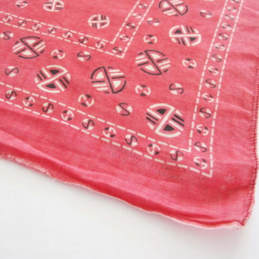 Vintage 60s Fast Color Faded Red Pink Bandana  - 1960s Soft Worn In Cotton Bandana RN 14193 - Cowboy Western Kerchief - Vintage Workwear 