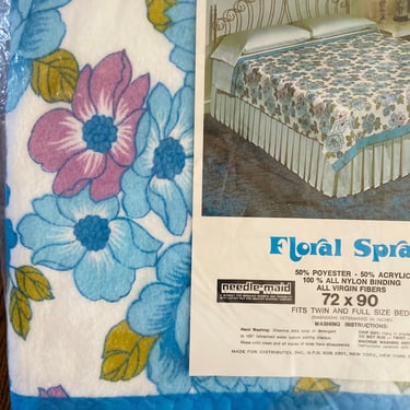 Vintage Floral Spray Blanket / Twin and Full Size 70s Flower Power Comforter / 1970s 