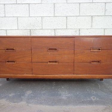 Mid Century Modern Walnut Dresser by United Furniture Company Sideboard Wood Tv Media Console Cabinet Storage Credenza CUSTOM PAINT AVAIL 