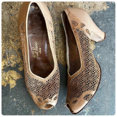 Vintage 1940s Tan Leather Peep Toe Heels - Lace Cut-Outs ' Size 7.5 