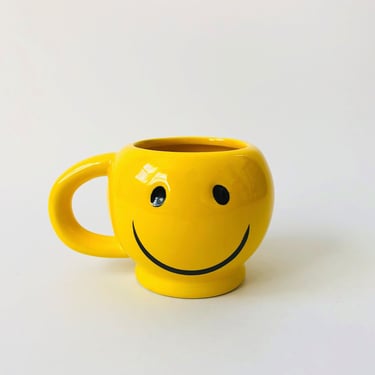 Vintage 1980s Yellow Smiley Mug 