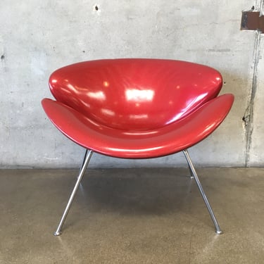 Mid Century Modern Pierre Paulin Style Lip Chair