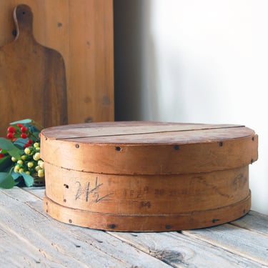 Antique bentwood box / vintage wood cheese box / rustic pantry box / primitive bent wood box / farmhouse storage box / rustic farm decor 
