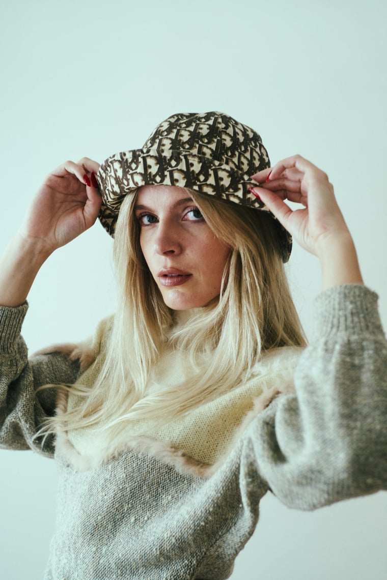 Vintage 60s White Floral Bucket Hat. hot Mod Wedding Hat